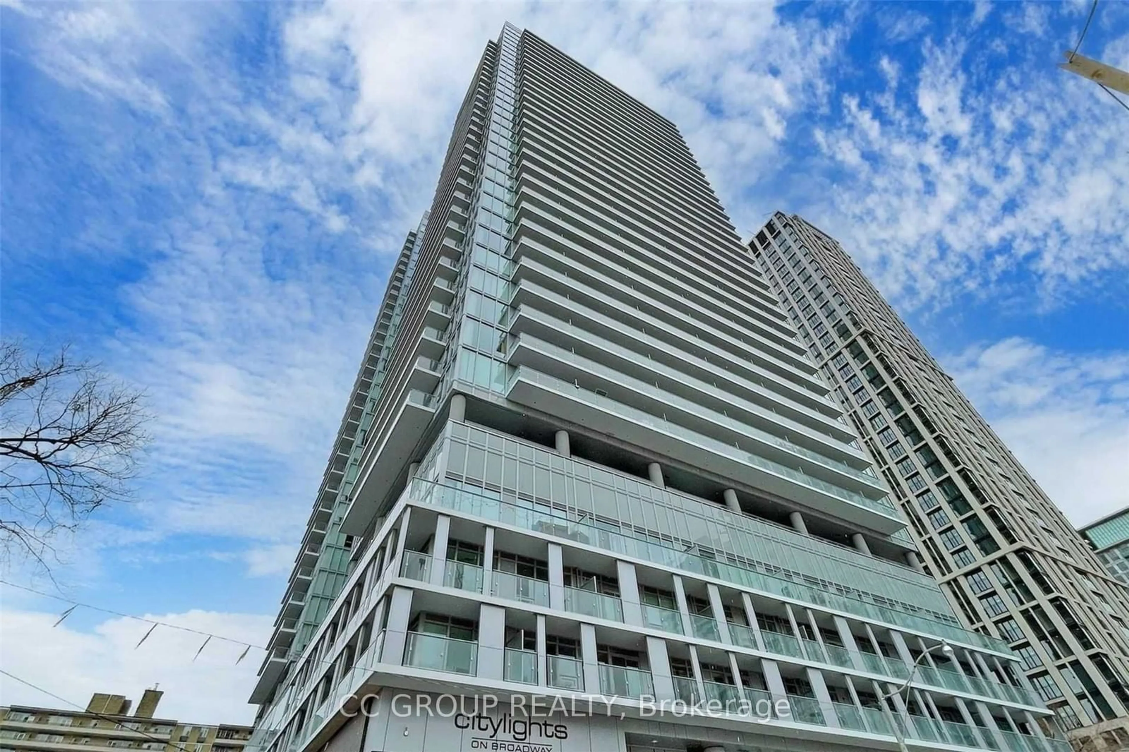 Indoor foyer for 99 Broadway Ave #901, Toronto Ontario M4P 0E3