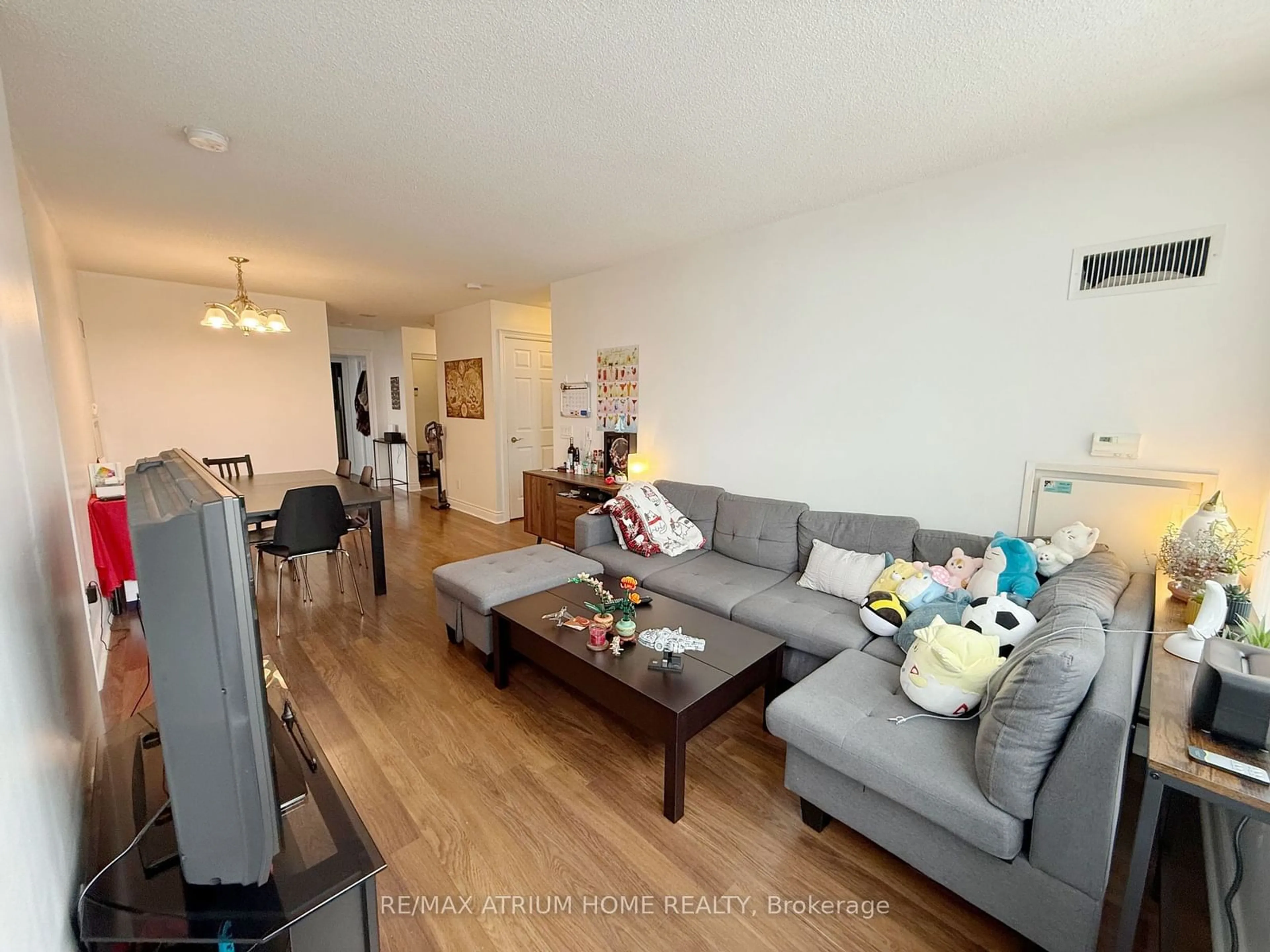 Living room with furniture, unknown for 25 Greenview Ave #1227, Toronto Ontario M2M 1R2