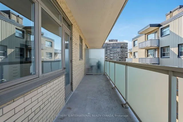 Additional property image - 581 Avenue Rd Unit 1005