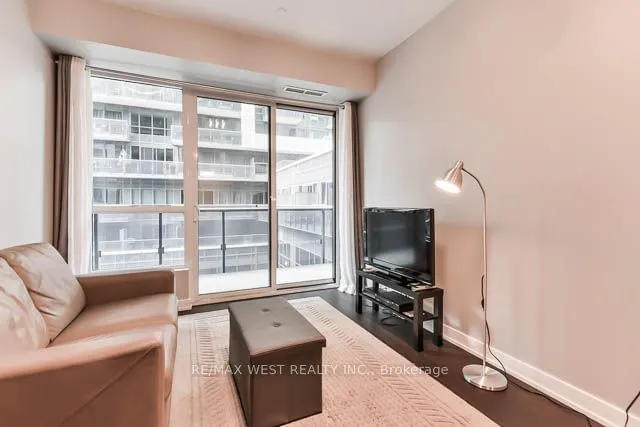 Additional property image - 1030 King St