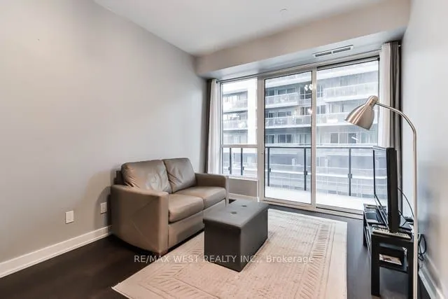 Additional property image - 1030 King St