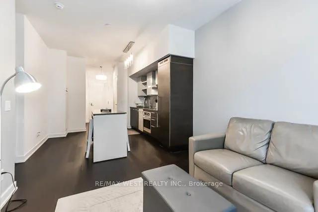 Additional property image - 1030 King St