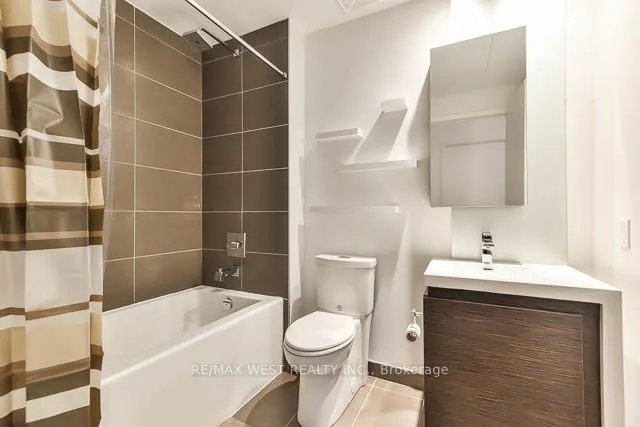 Additional property image - 1030 King St