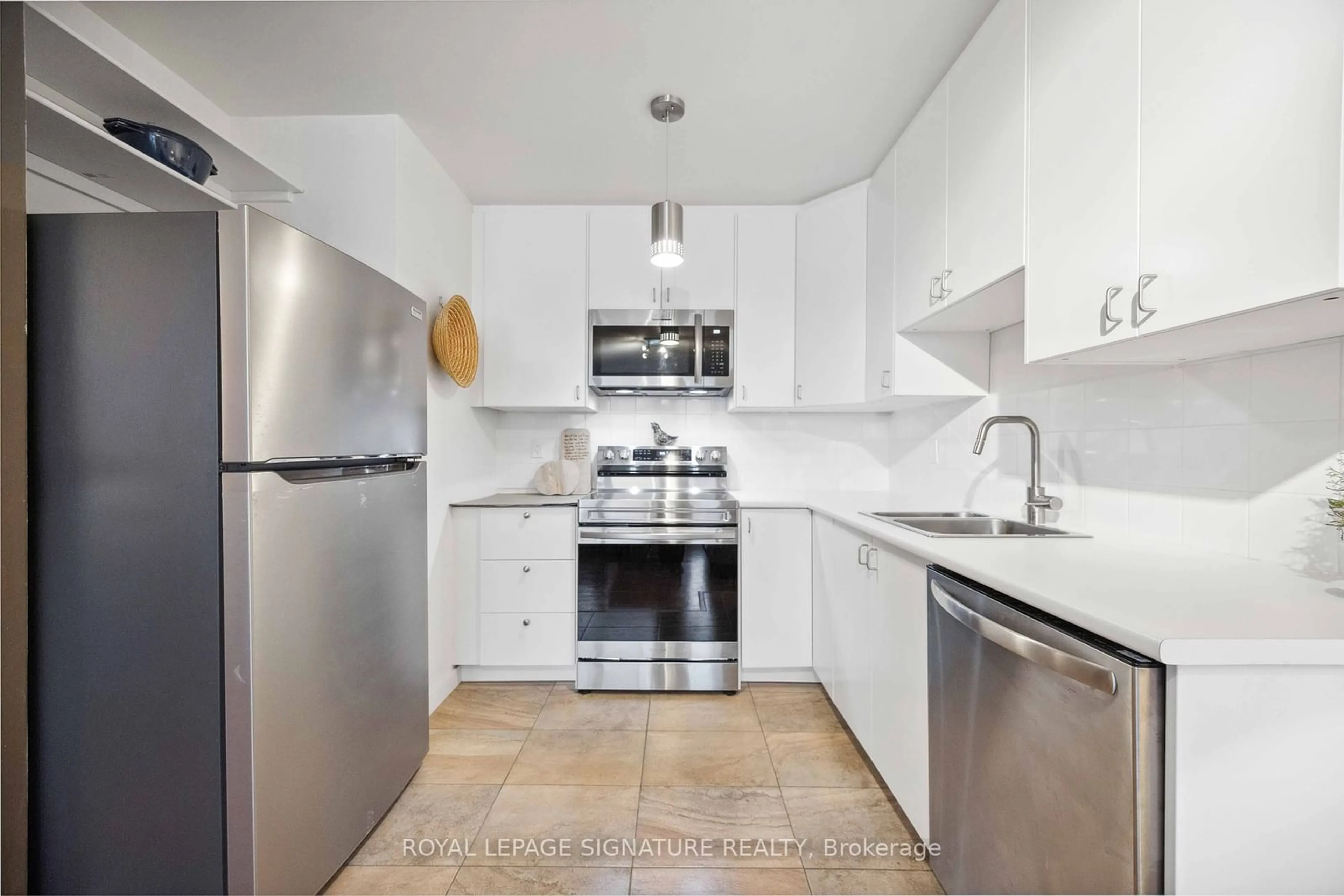 Standard kitchen, unknown for 40 Homewood Ave #2503, Toronto Ontario M4Y 2K2