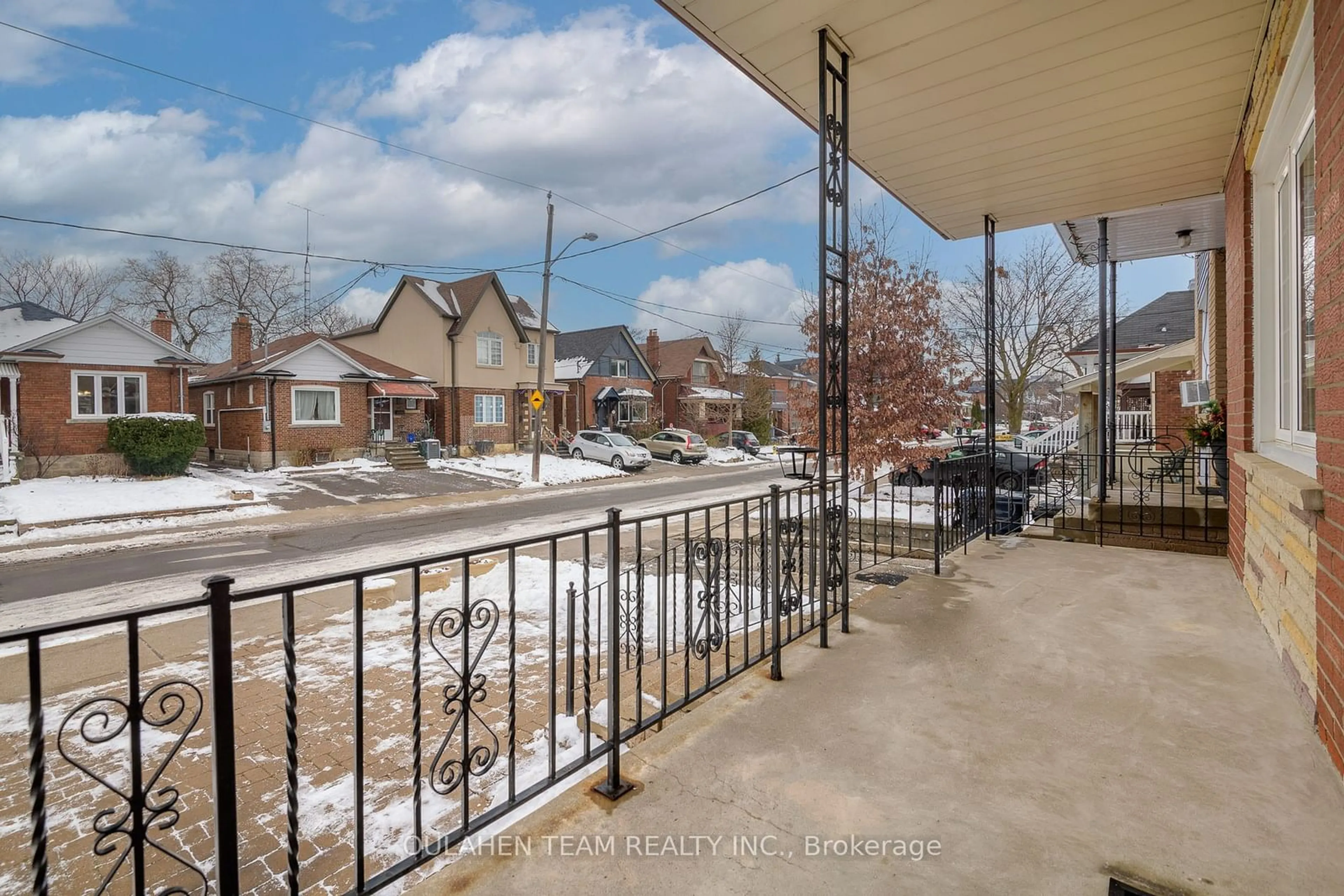 Patio, street for 225 Robina Ave, Toronto Ontario M6C 3Y9