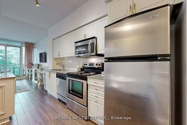 Additional property image - 209 Fort York Blvd Unit 355