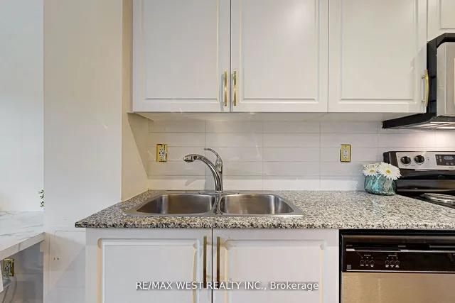 Additional property image - 209 Fort York Blvd Unit 355