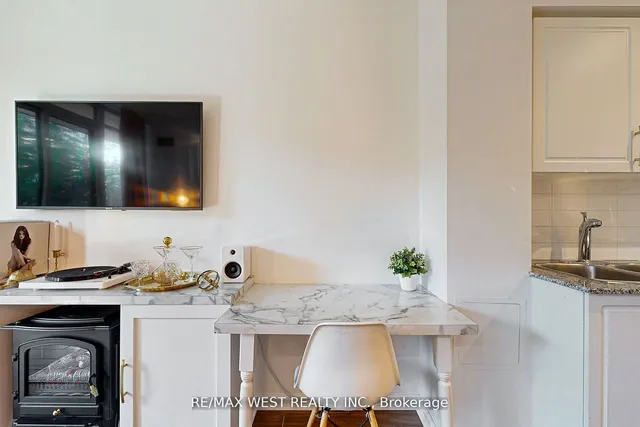 Additional property image - 209 Fort York Blvd Unit 355