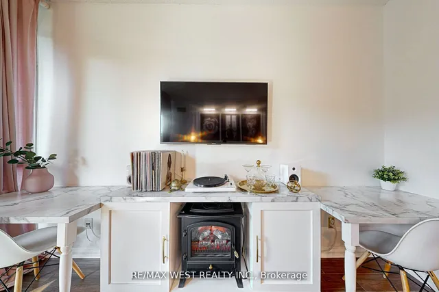 Additional property image - 209 Fort York Blvd Unit 355