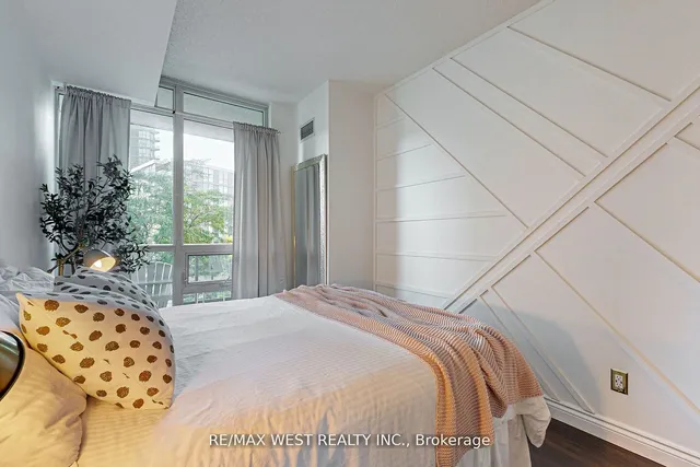 Additional property image - 209 Fort York Blvd Unit 355