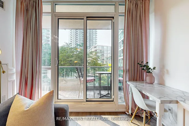 Additional property image - 209 Fort York Blvd Unit 355