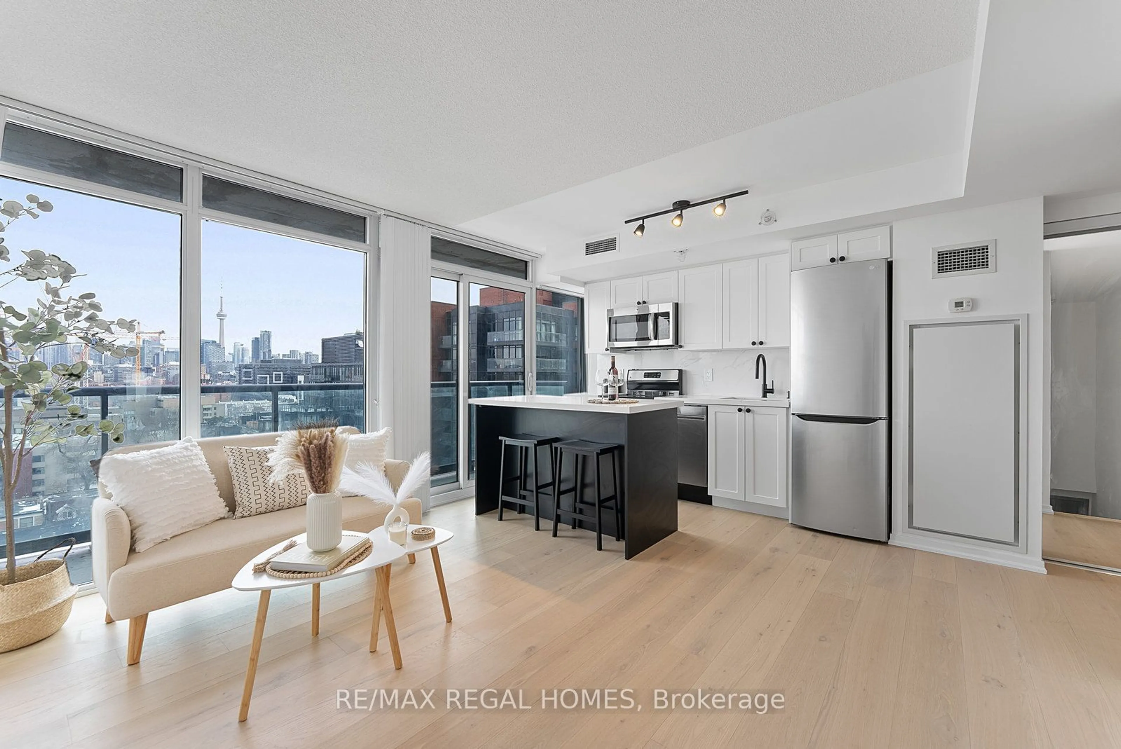 Open concept kitchen, unknown for 36 Lisgar St #1201E, Toronto Ontario M6J 3G2