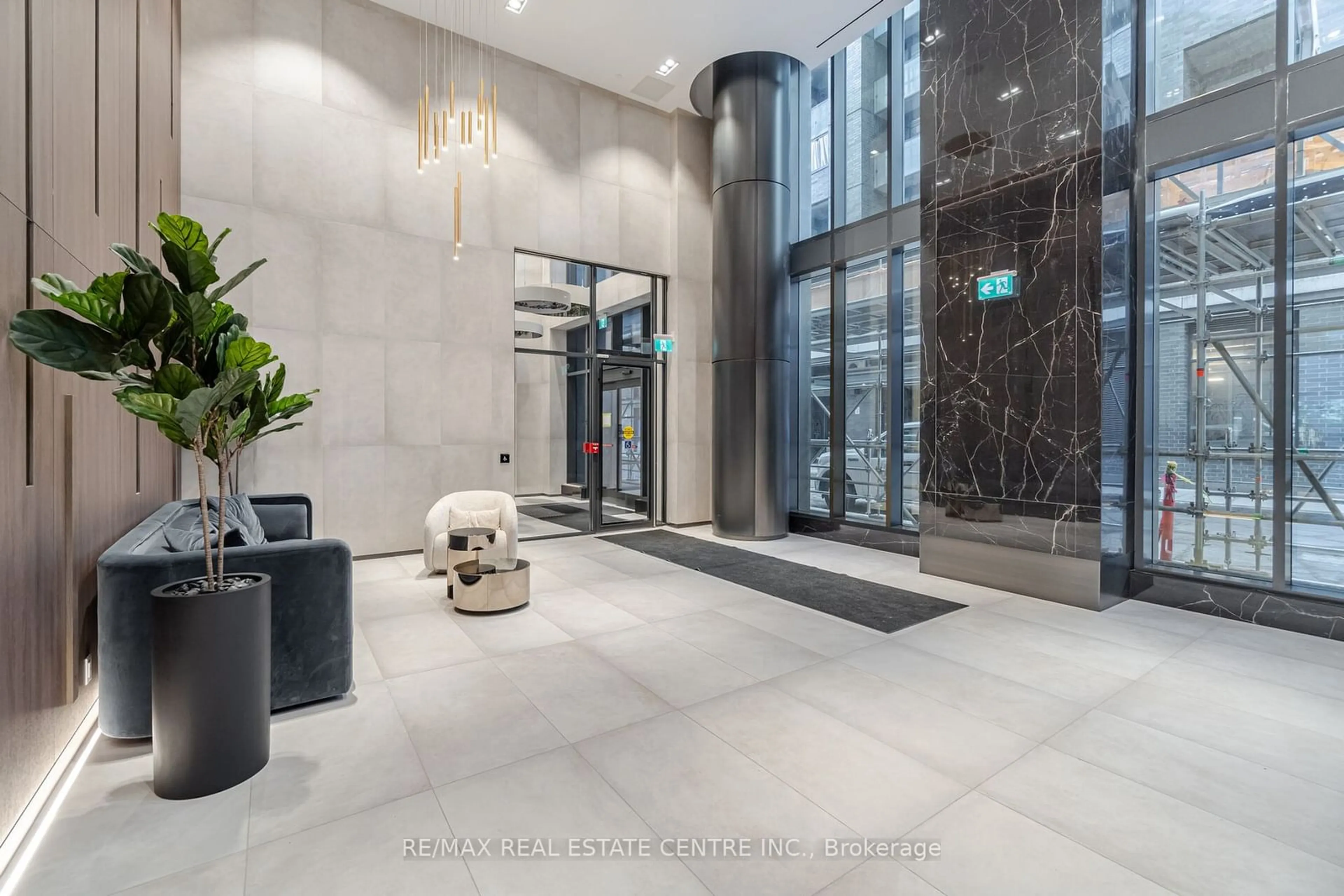 Indoor foyer for 55 Mercer St #3001, Toronto Ontario M5V 3W2