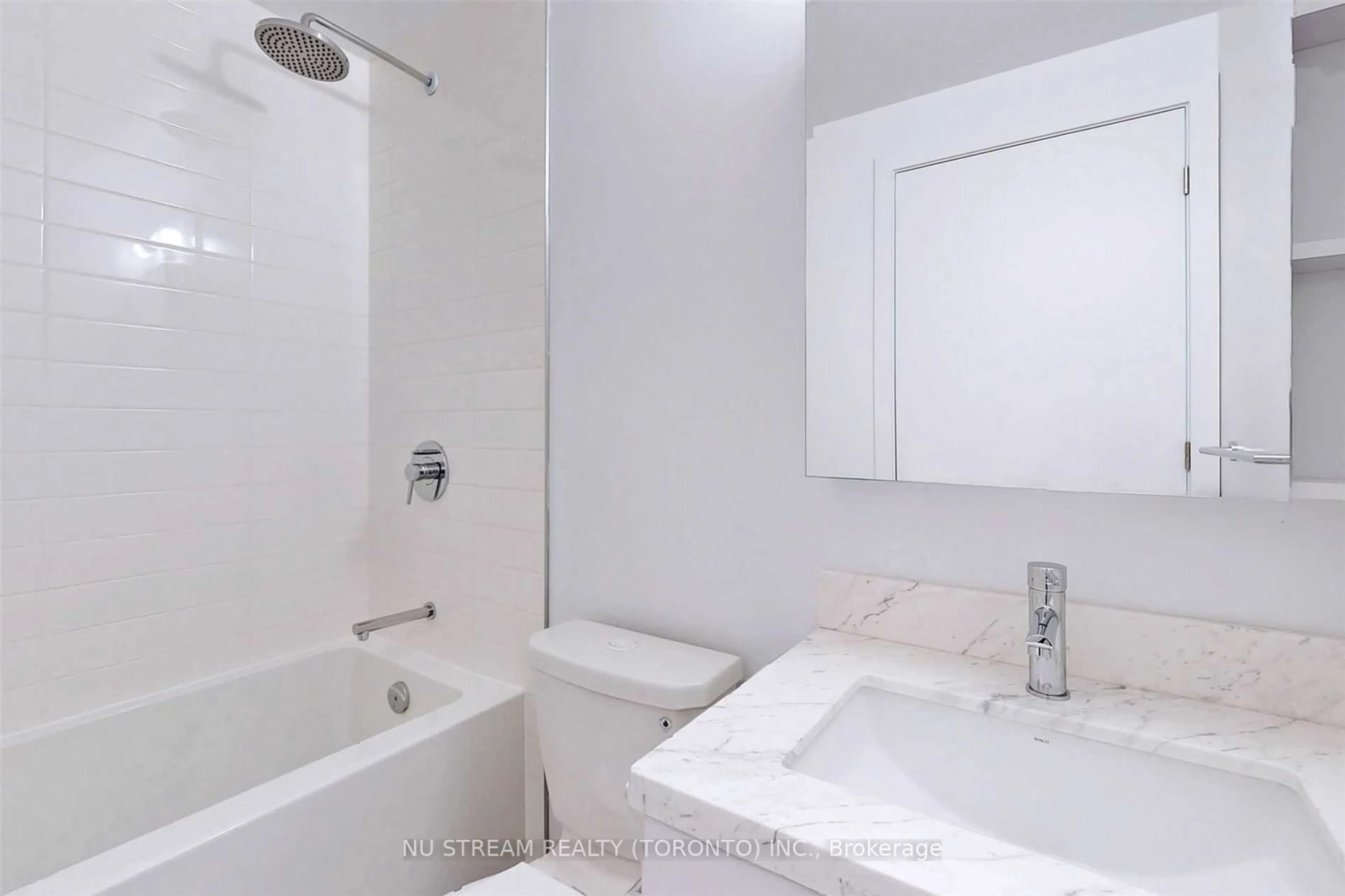 Standard bathroom, ceramic/tile floor for 2221 Yonge St St #2405, Toronto Ontario M4S 0B8