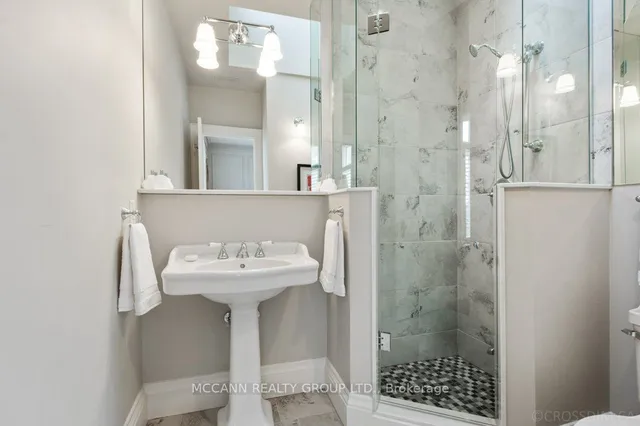 Additional property image - 21 De Vere Gdns