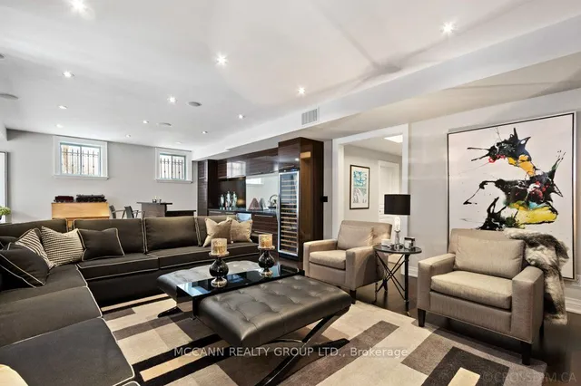 Additional property image - 21 De Vere Gdns