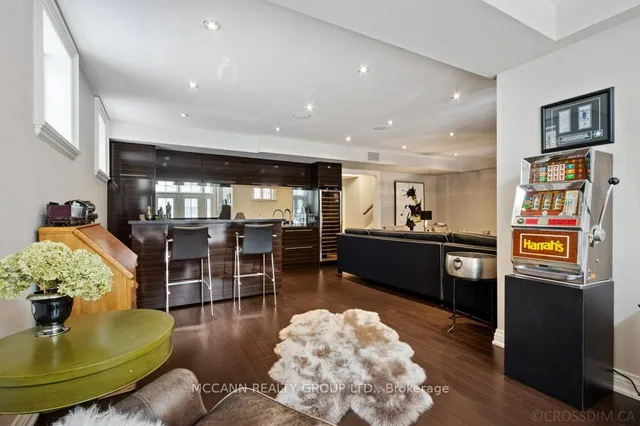 Additional property image - 21 De Vere Gdns
