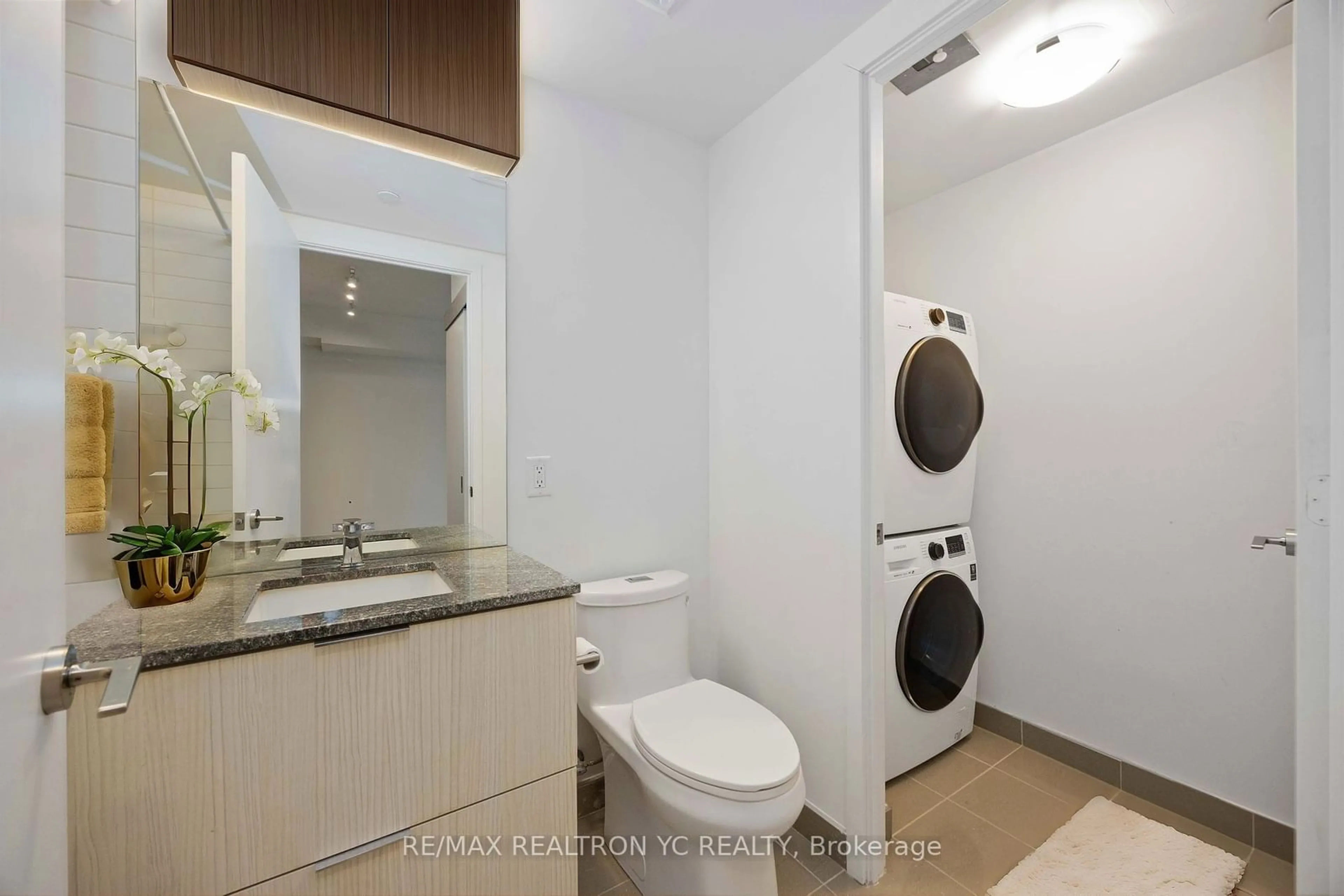 Standard bathroom, unknown for 158 Front St #2114, Toronto Ontario M5A 0K9