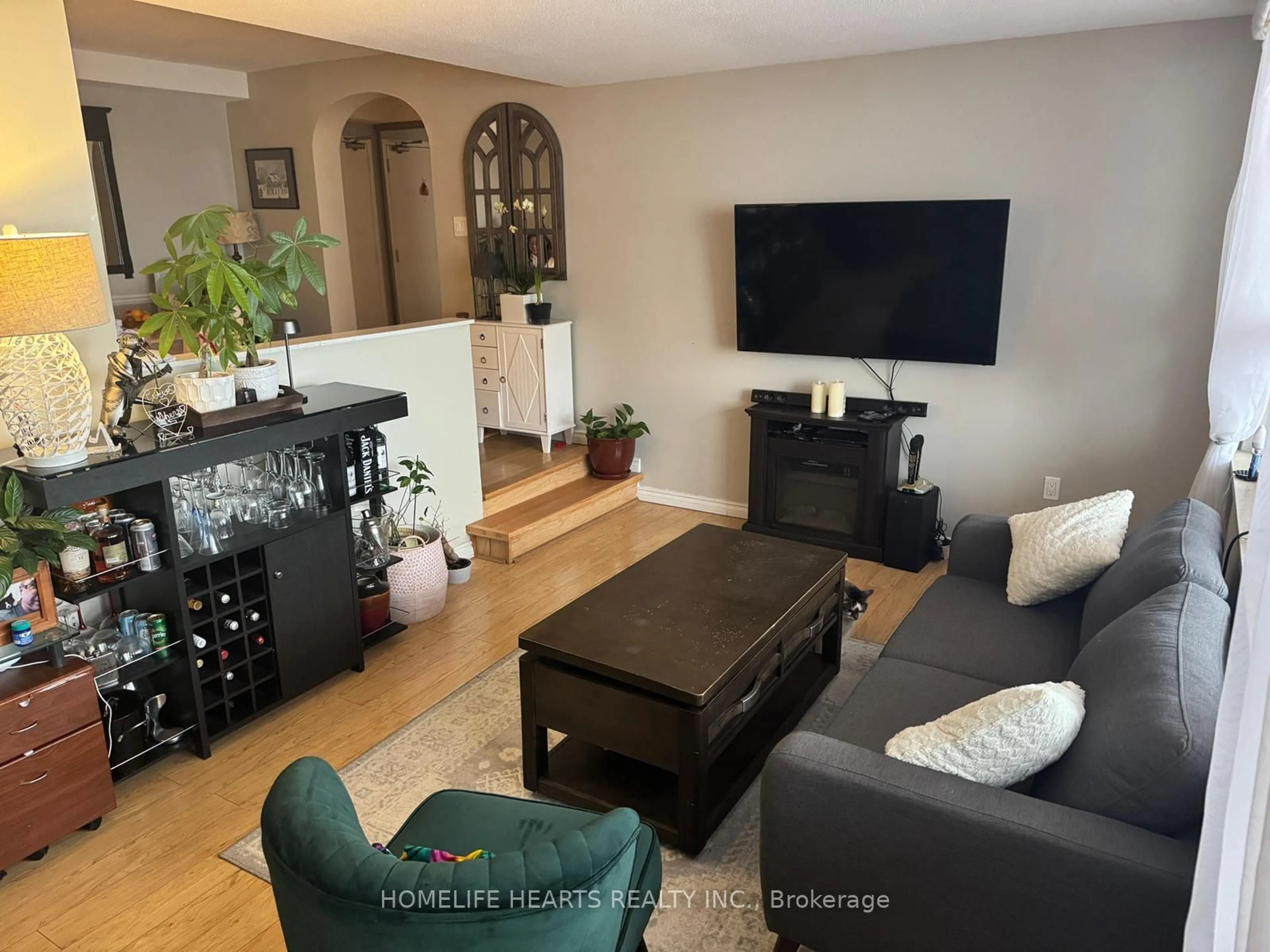 Living room with furniture, unknown for 1360 York Mills Rd #1707, Toronto Ontario M3A 2A3