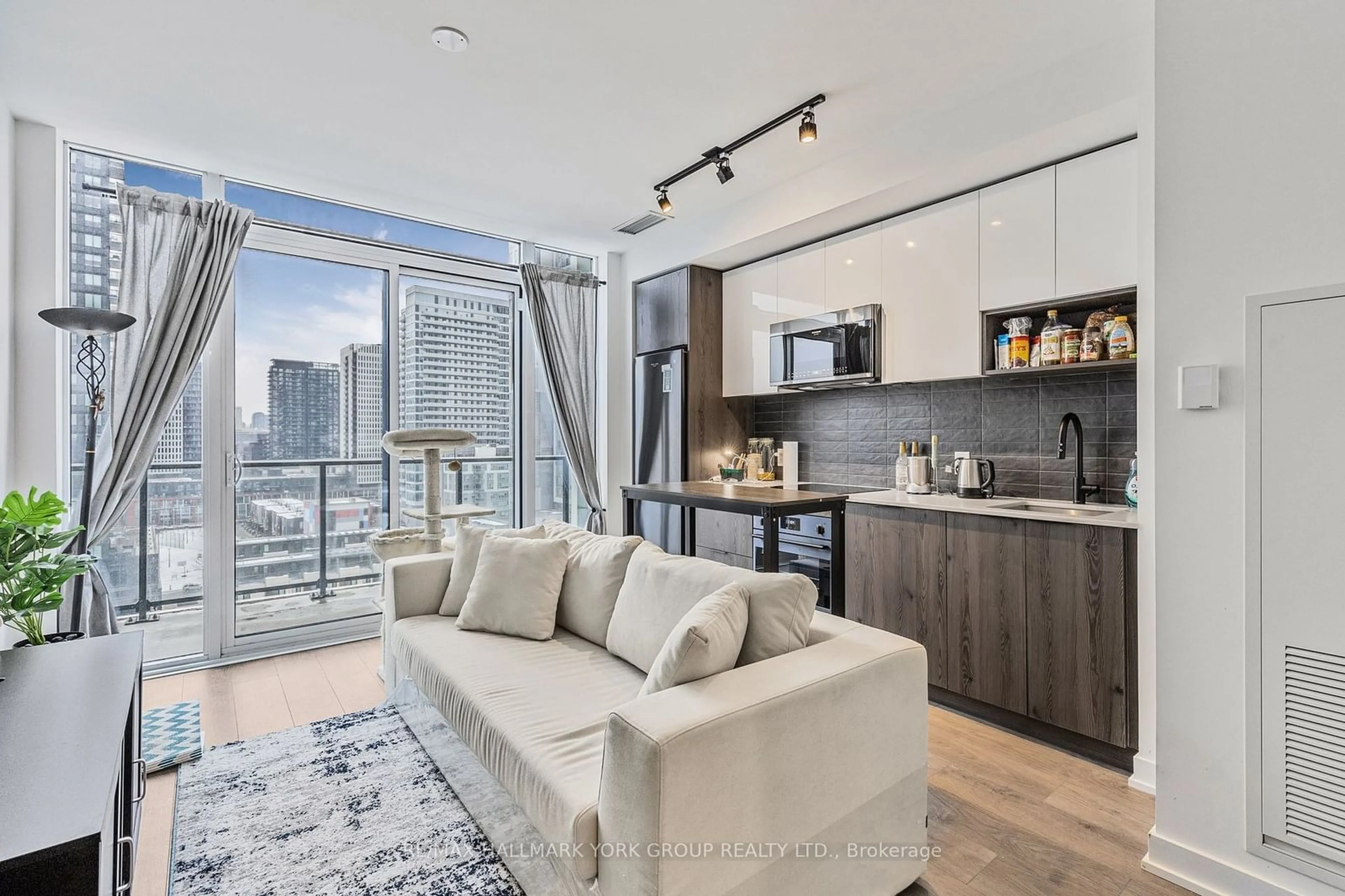 Open concept kitchen, unknown for 5 Defries St #1112, Toronto Ontario M5A 0W7