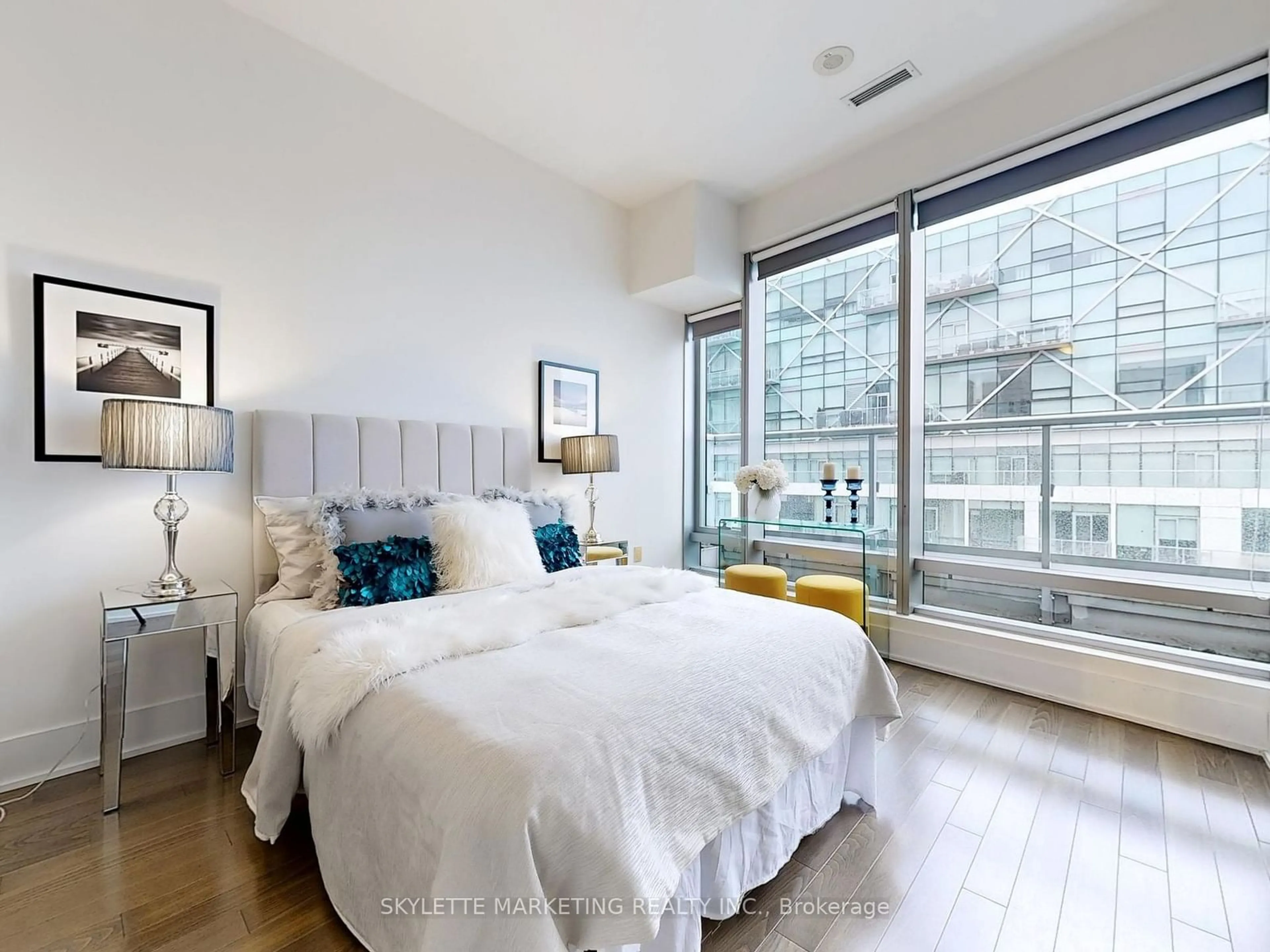 Bedroom with bed, unknown for 39 Queens Quay #1113, Toronto Ontario M5E 0A5