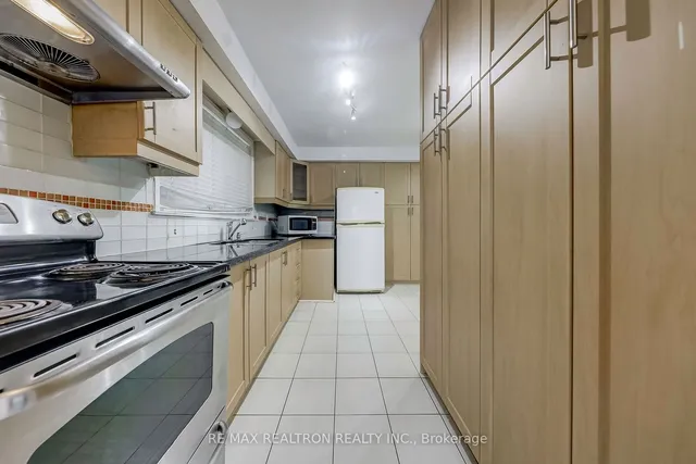 Additional property image - 365 Hollywood Ave