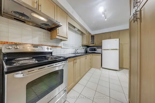 Additional property image - 365 Hollywood Ave