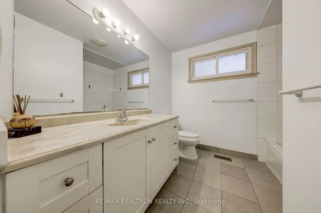 Additional property image - 365 Hollywood Ave