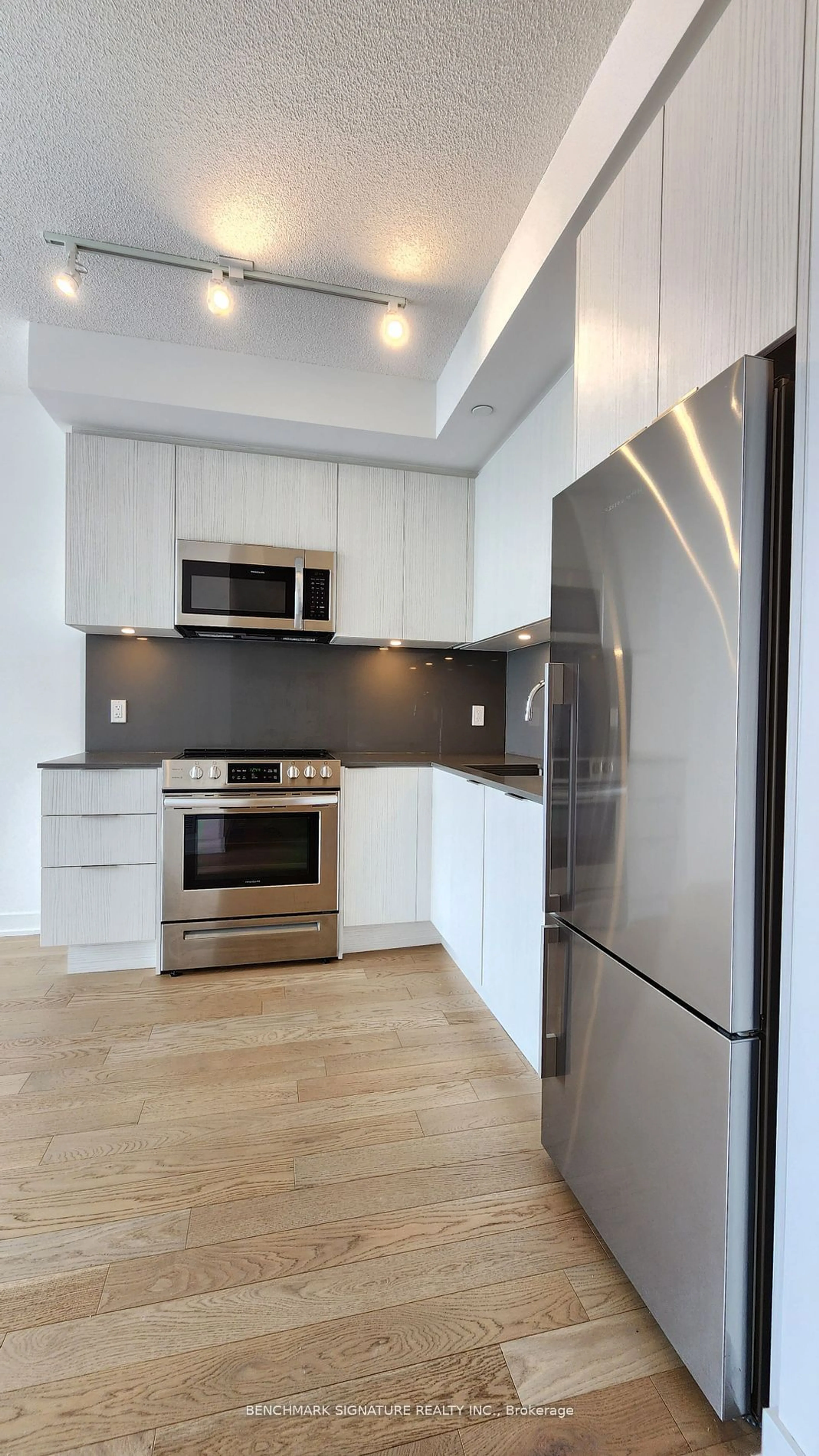 Standard kitchen, unknown for 25 Richmond St #2415, Toronto Ontario M5C 0A6