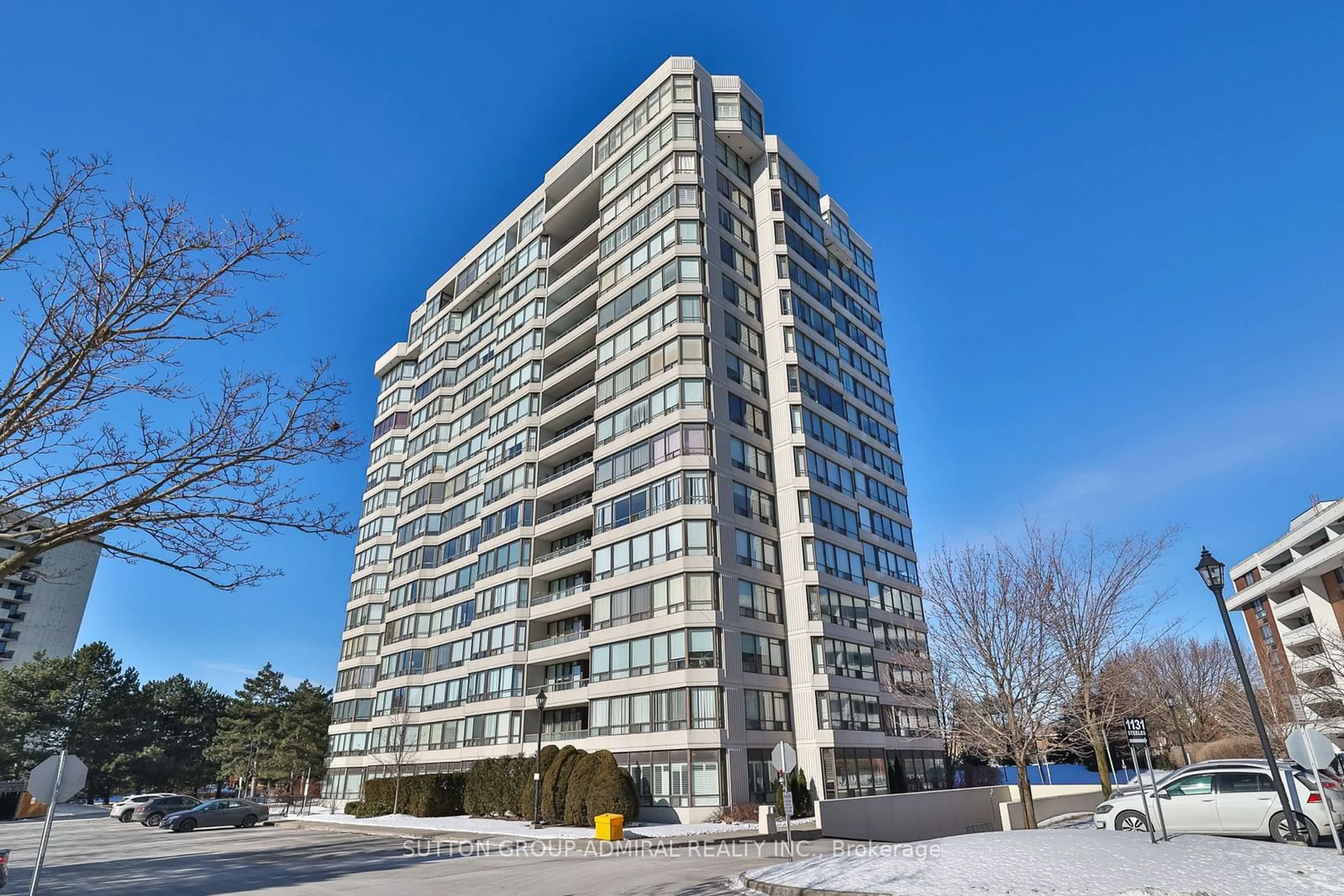 Indoor foyer for 1131 Steeles Ave #314, Toronto Ontario M2R 3W8