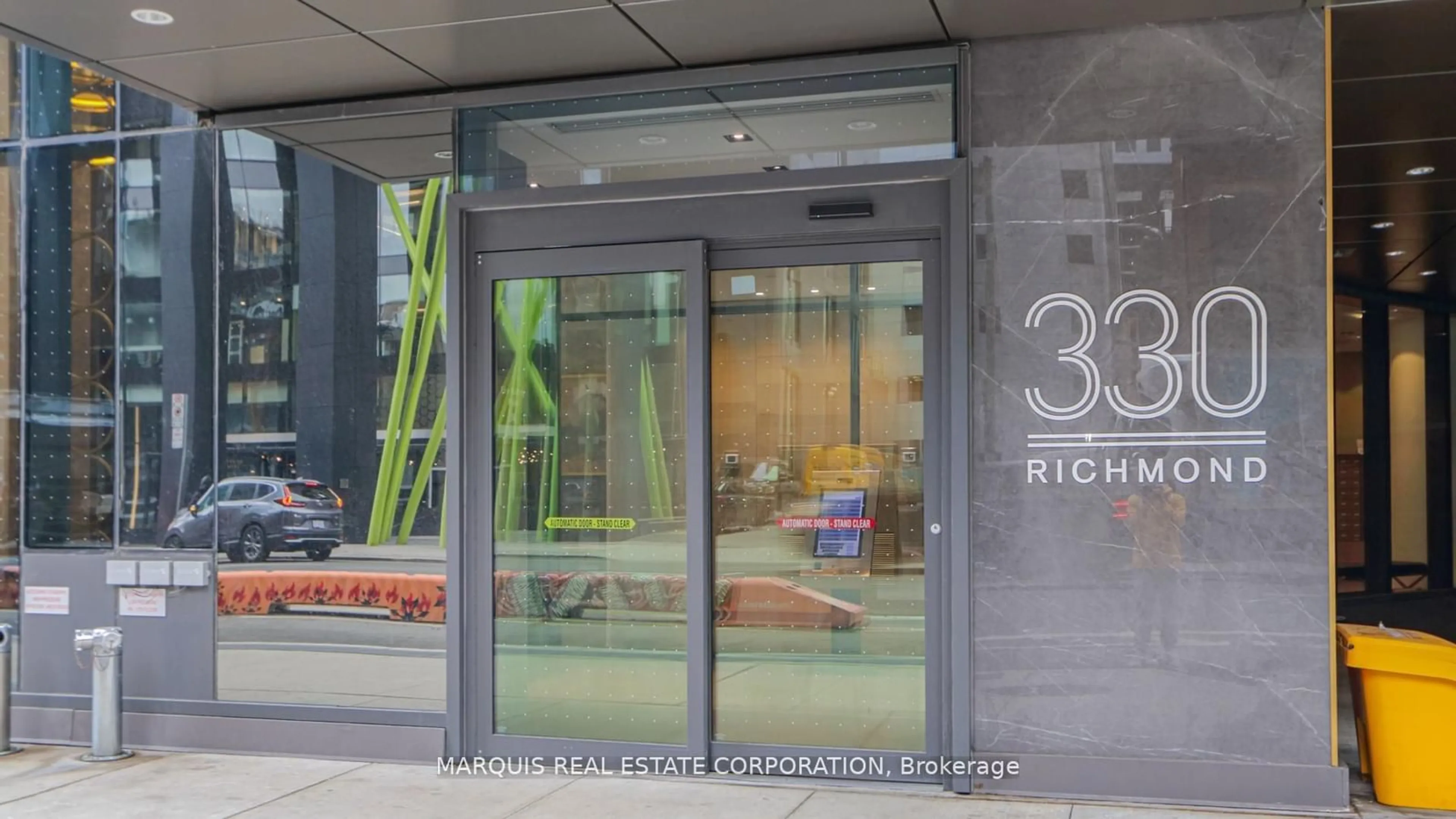 Indoor foyer for 330 Richmond St #2705, Toronto Ontario M5V 0M4