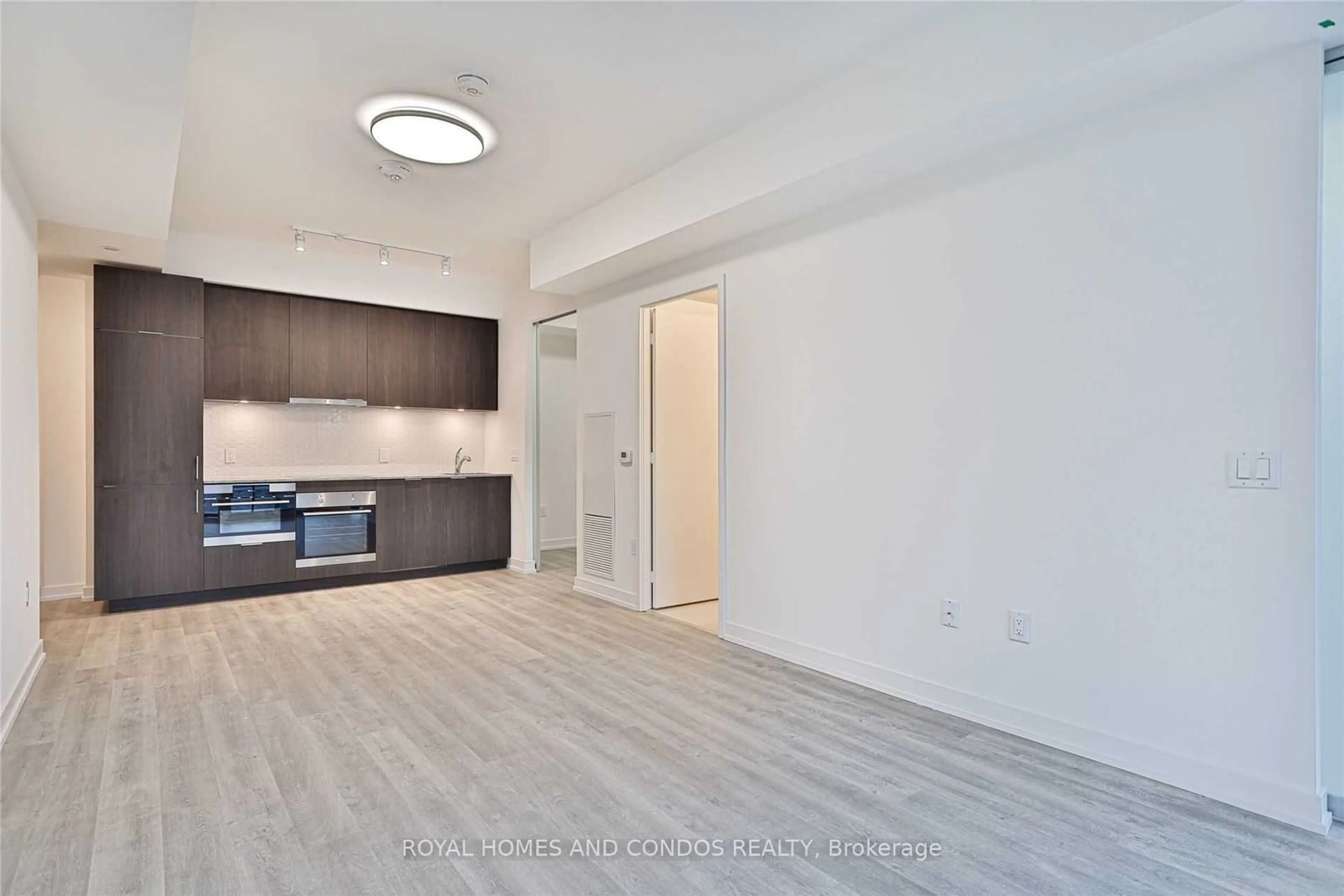 A pic of a room for 158 Front St #1611, Toronto Ontario M5A 0K9