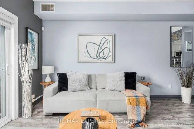 Additional property image - 1000 Sheppard Ave Unit 206