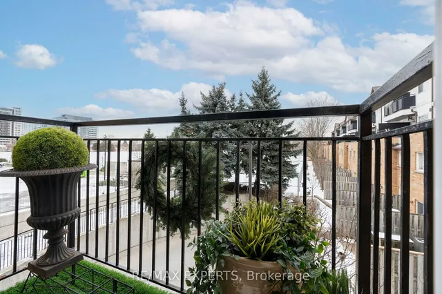 Additional property image - 1000 Sheppard Ave Unit 206