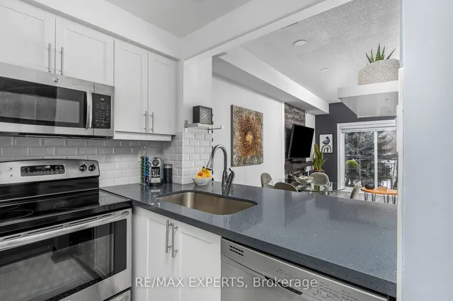 Additional property image - 1000 Sheppard Ave Unit 206