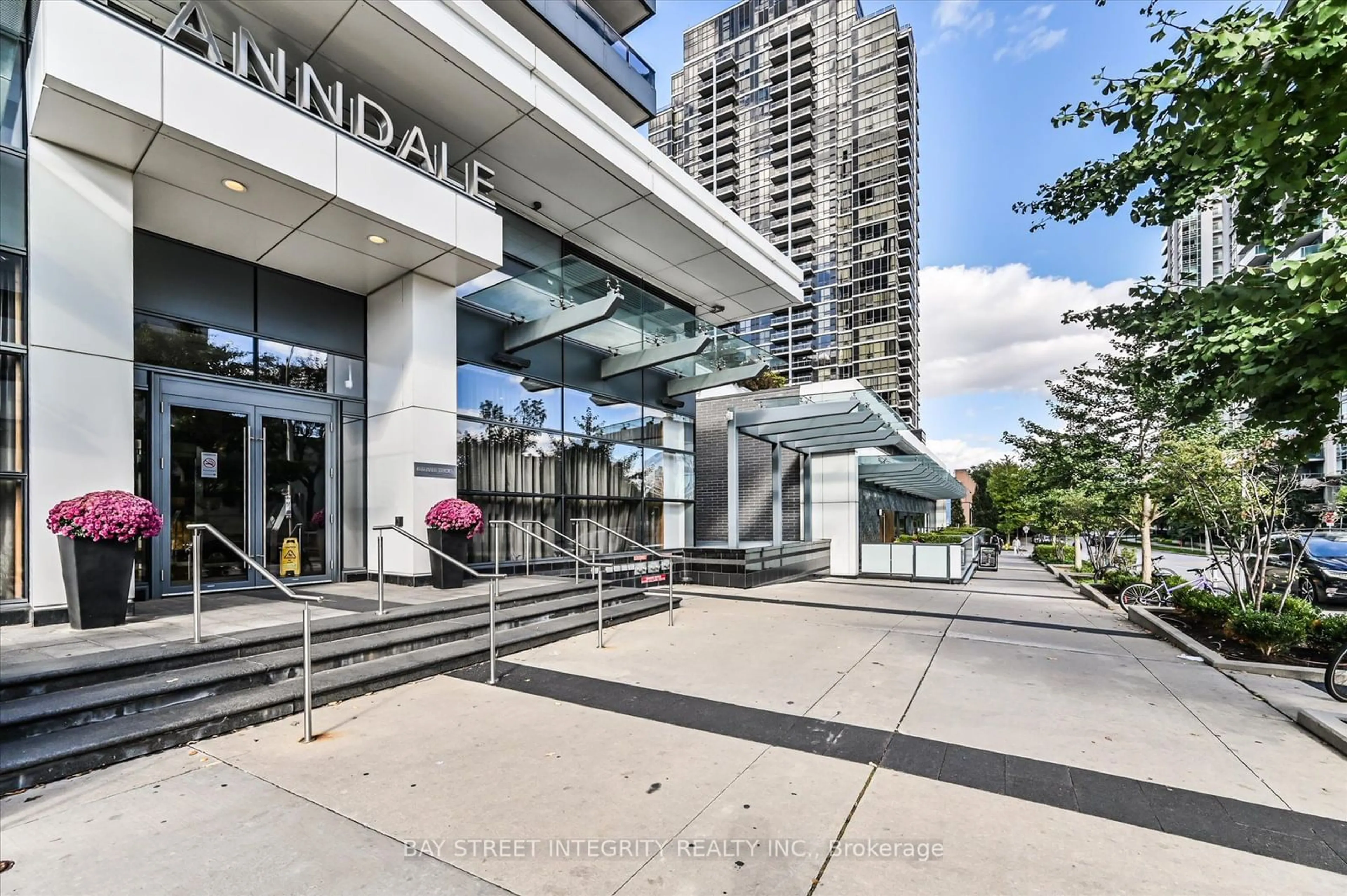 Indoor foyer for 2 Anndale Dr #1507, Toronto Ontario M2N 0G5