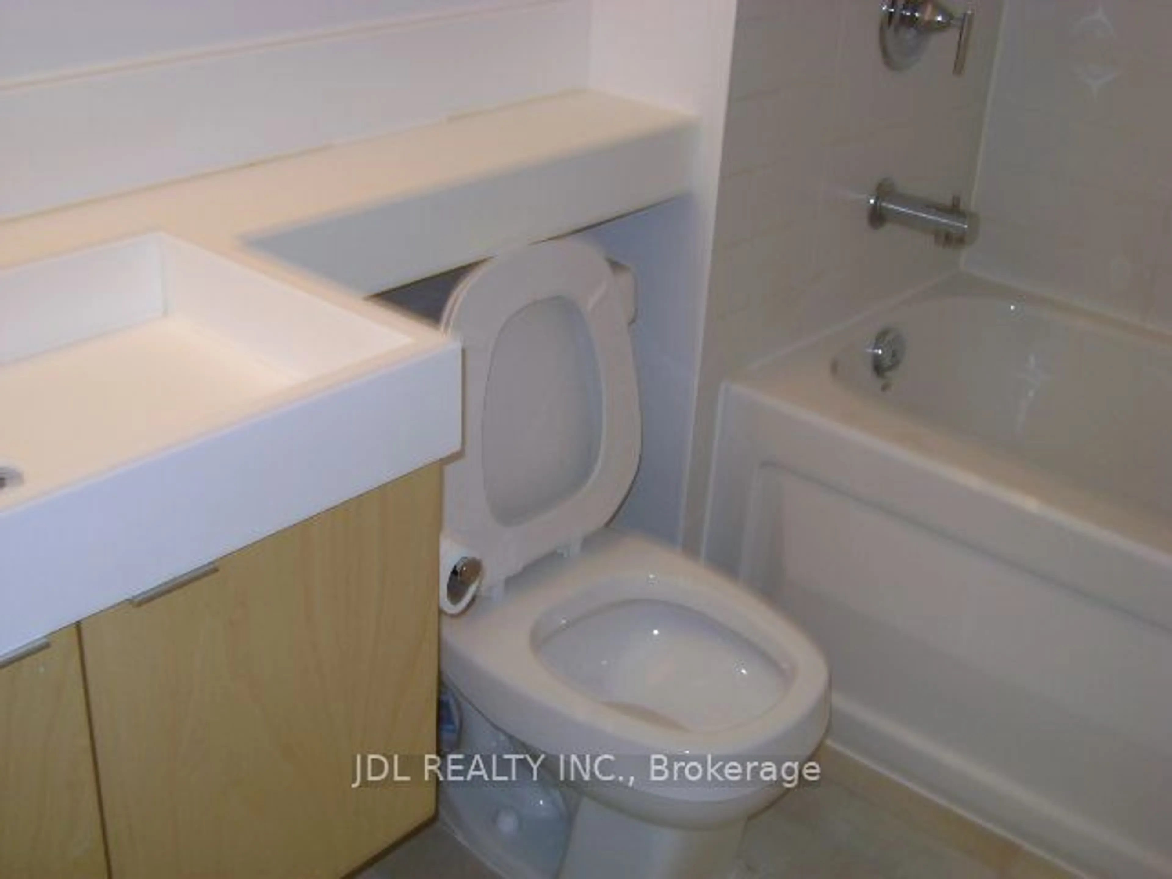 Standard bathroom, unknown for 25 Telegram Mews #2008, Toronto Ontario M5V 3Z1