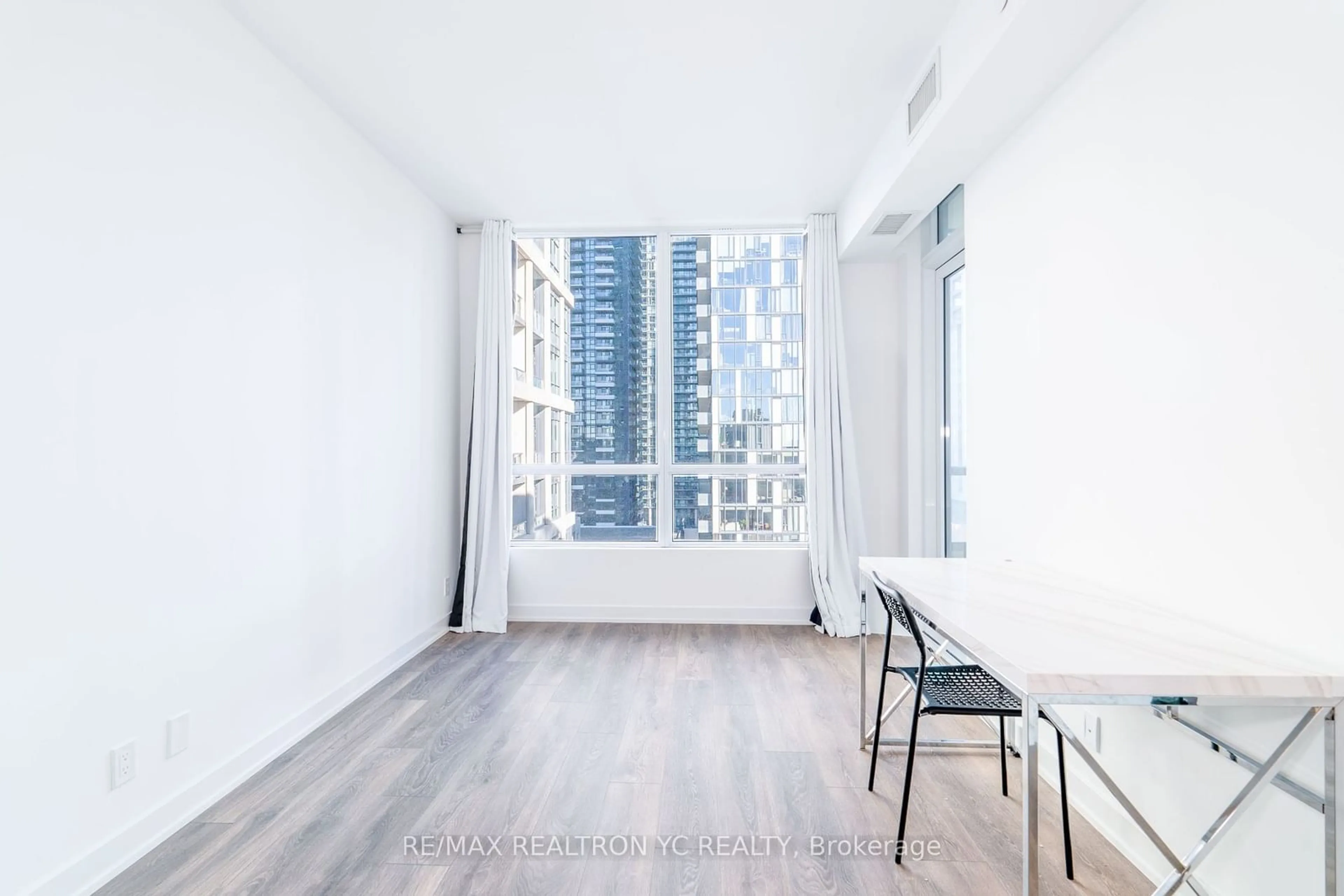 A pic of a room for 108 Peter St #1811, Toronto Ontario M5V 0W2