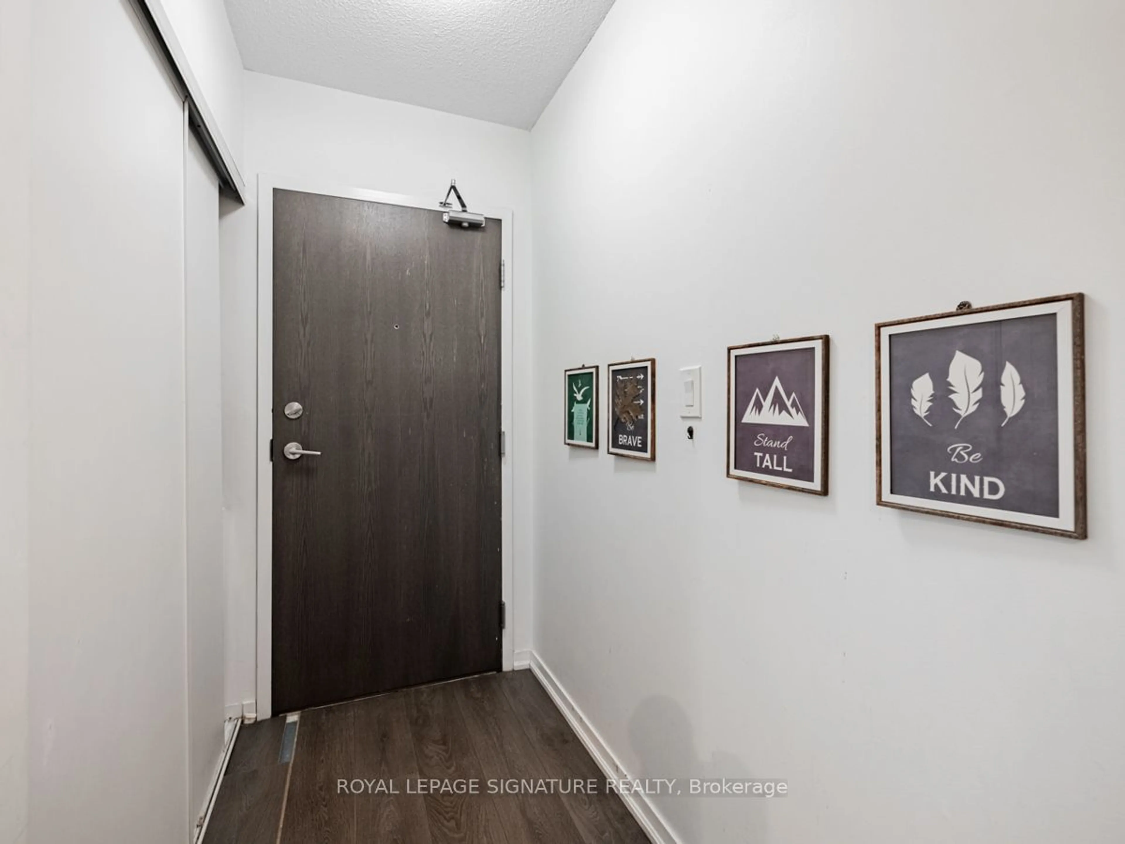 Indoor entryway for 68 Abell St #2211, Toronto Ontario M6J 0B1