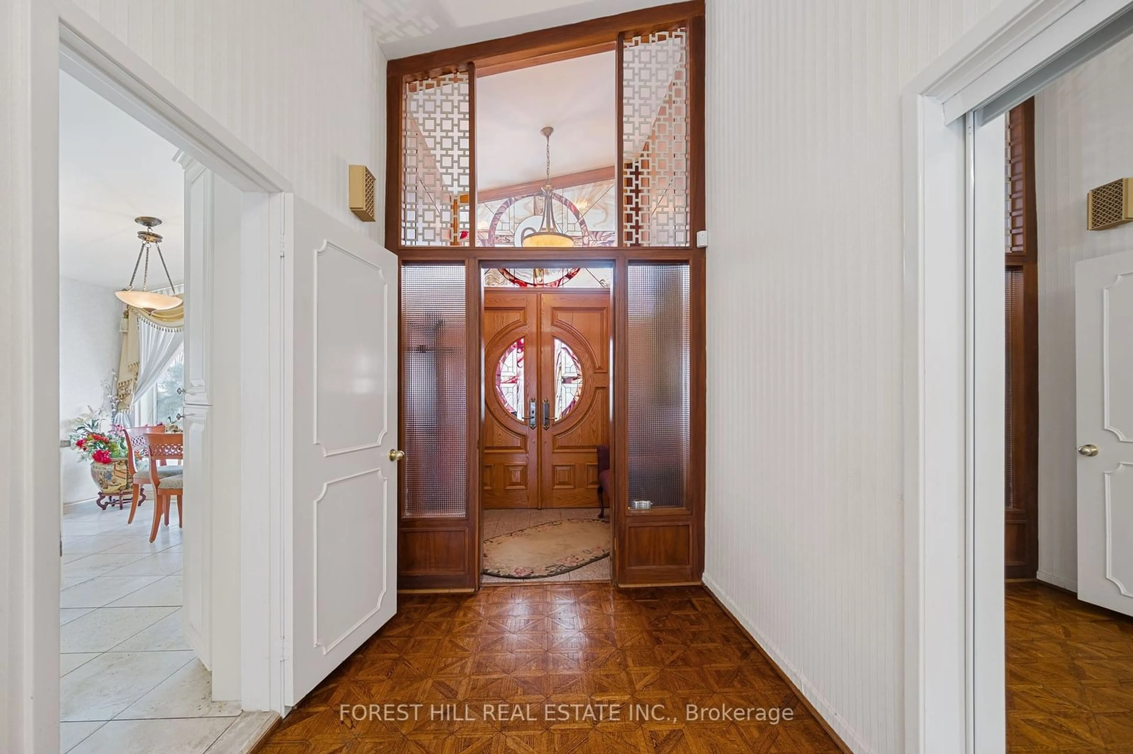 Indoor foyer for 59 Waterloo Ave, Toronto Ontario M3H 3Y1