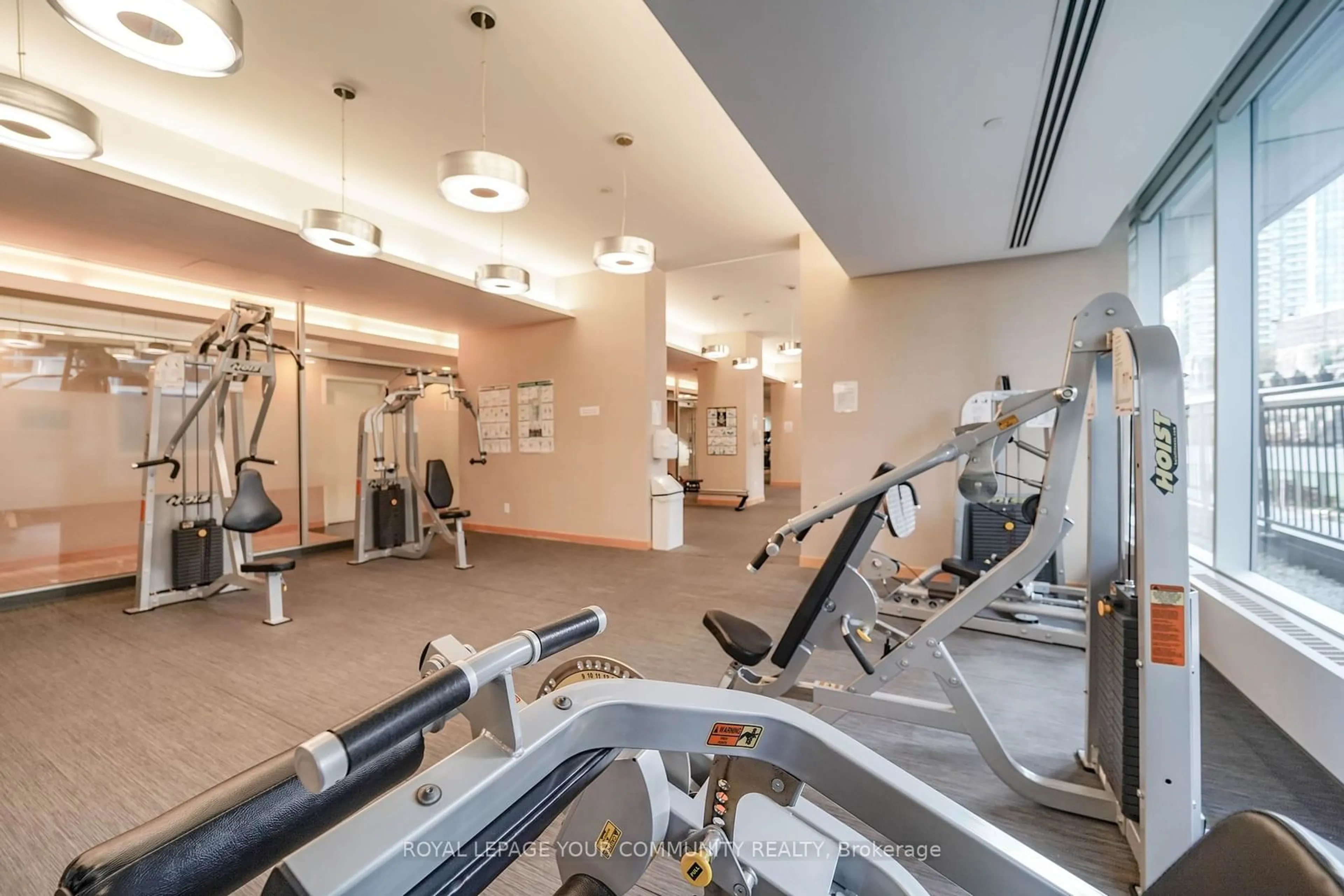 Gym or fitness room for 55 Bremner Blvd #4302, Toronto Ontario M5J 0A6