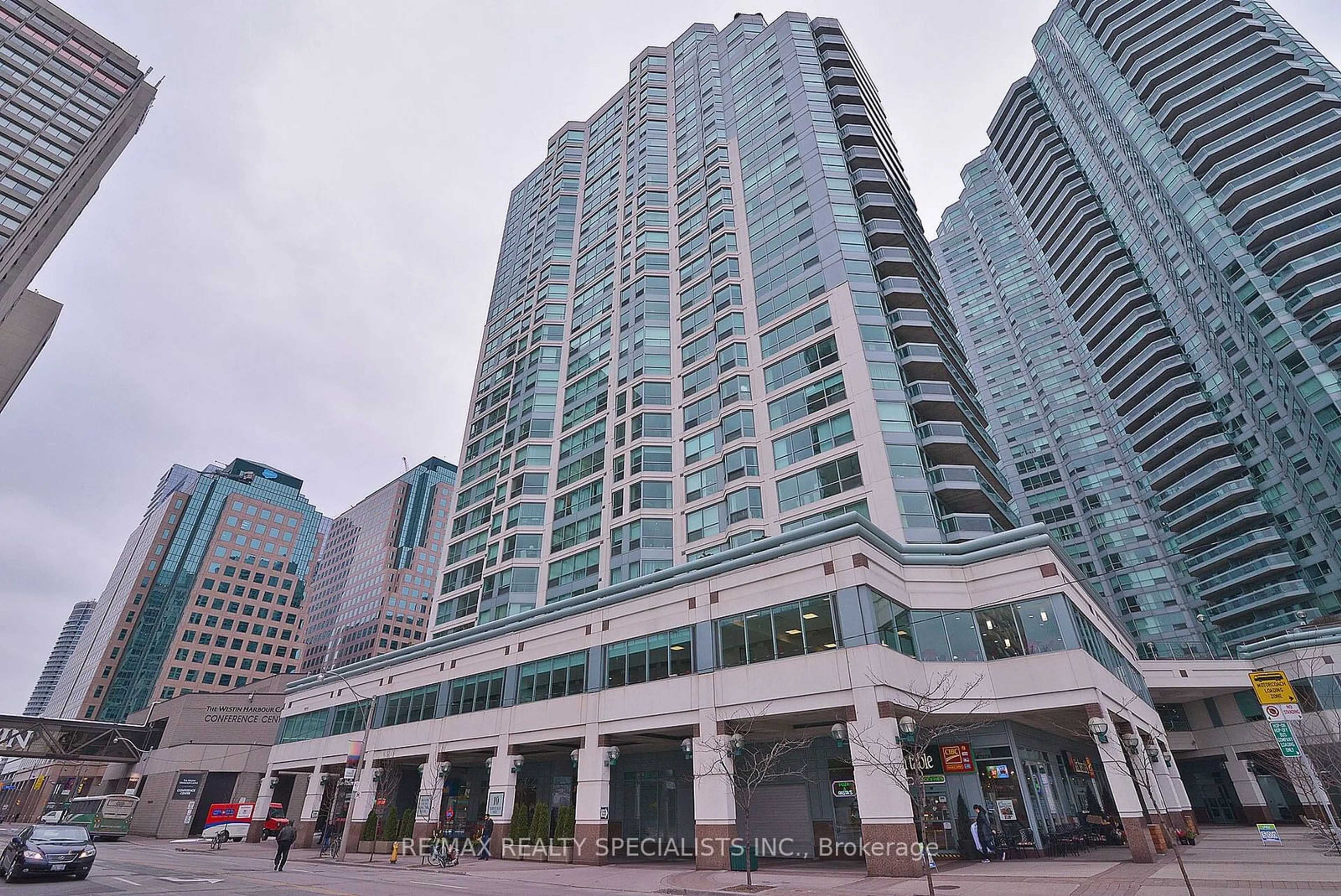 Patio, building for 10 QUEENS Quay #1510, Toronto Ontario M5J 2R9