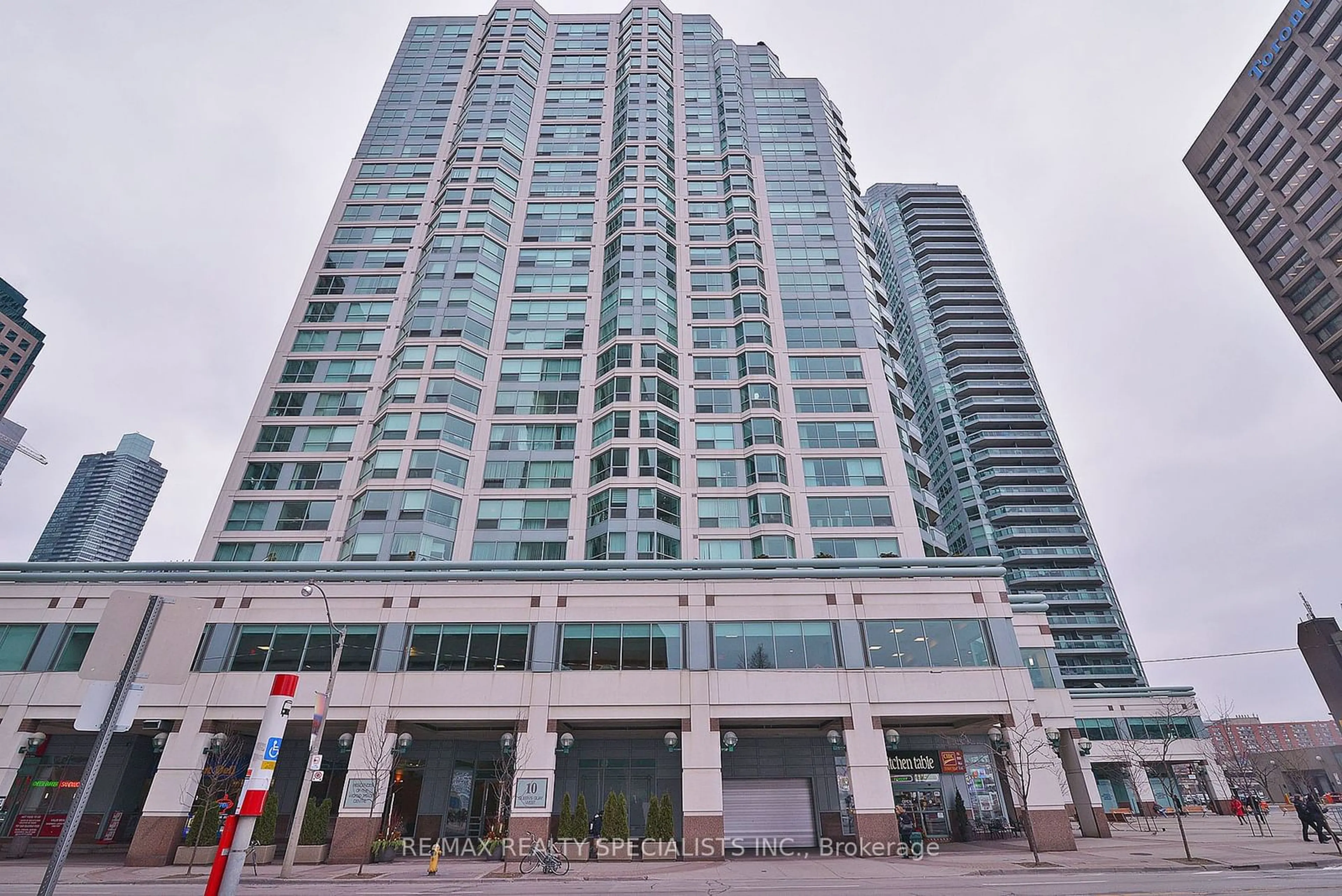 Indoor foyer for 10 QUEENS Quay #1510, Toronto Ontario M5J 2R9