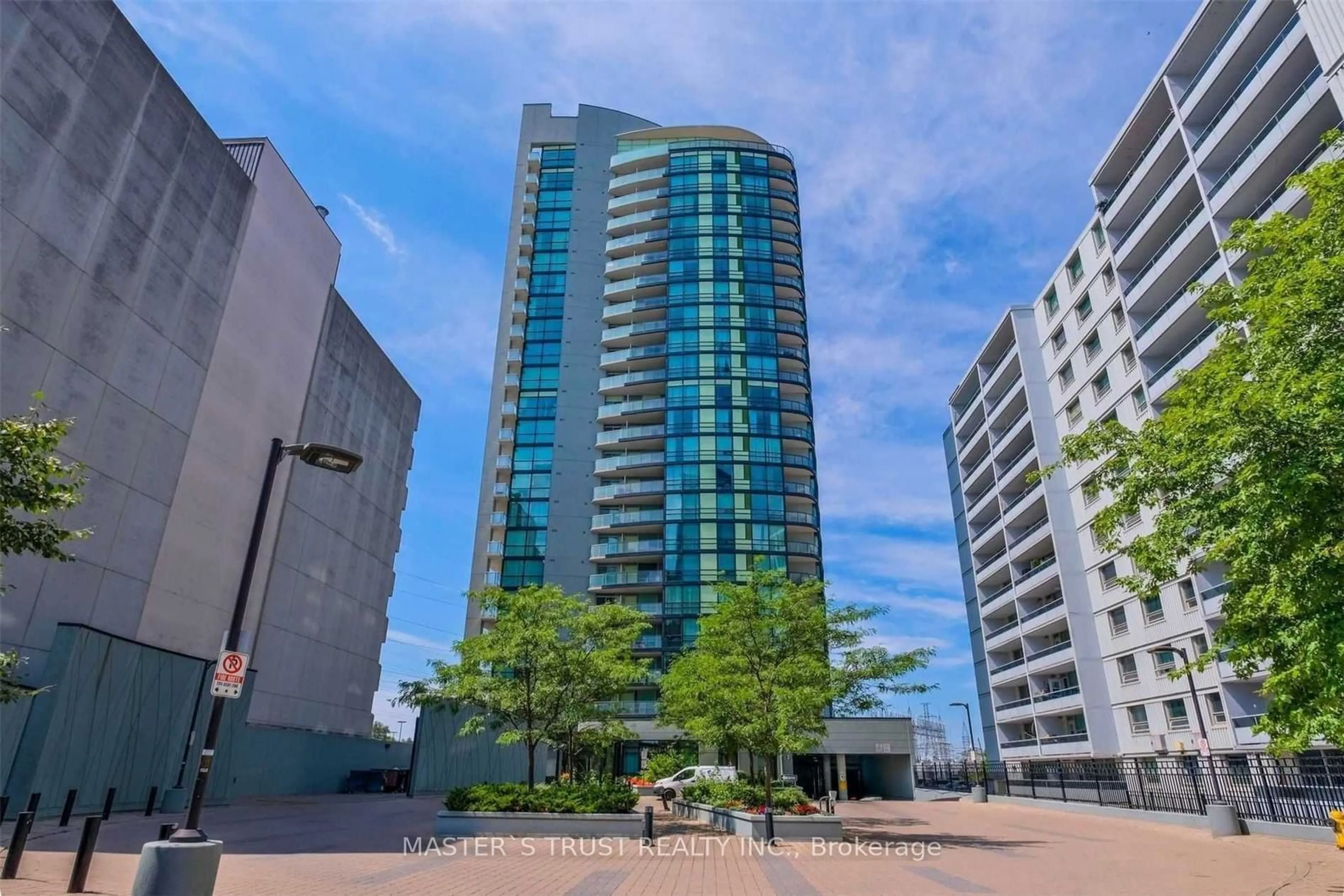 A pic from outside/outdoor area/front of a property/back of a property/a pic from drone, city buildings view from balcony for 5740 Yonge St #304, Toronto Ontario M2M 3T3