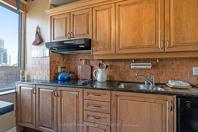 Additional property image - 135 Maitland St Unit PH3