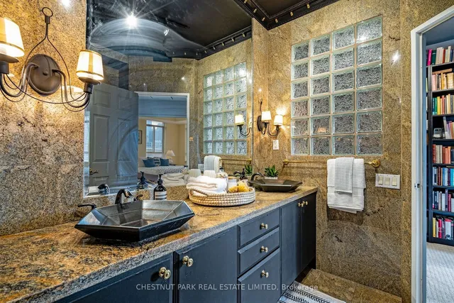 Additional property image - 135 Maitland St Unit PH3