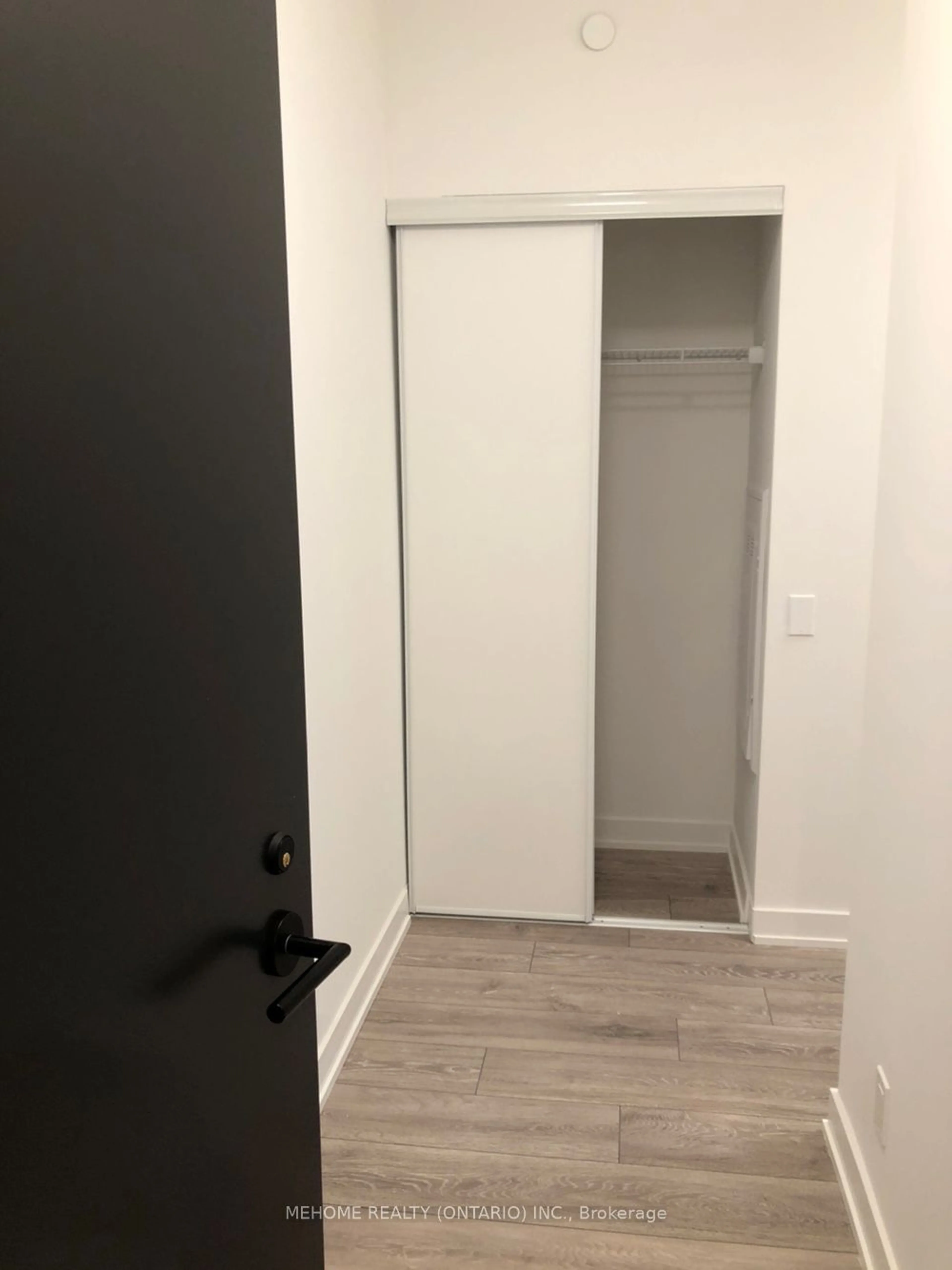 A pic of a room for 108 Peter St #1001, Toronto Ontario M5V 2G7