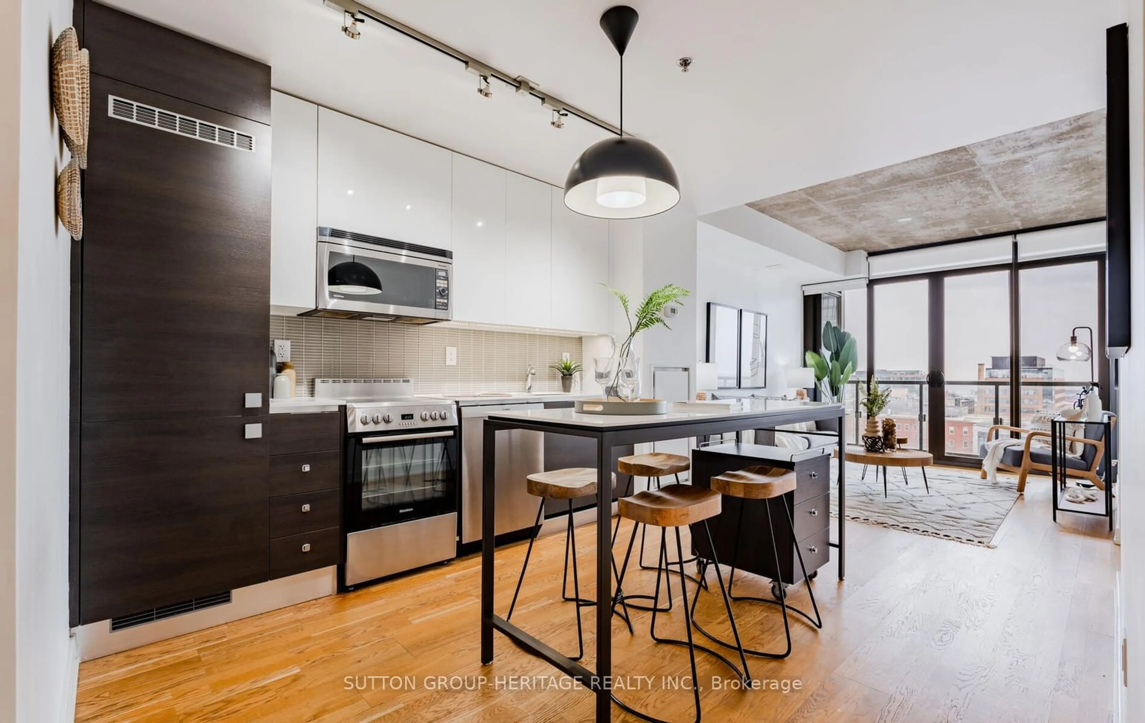 Open concept kitchen, unknown for 8 Dovercourt Rd #902, Toronto Ontario M6J 0B6