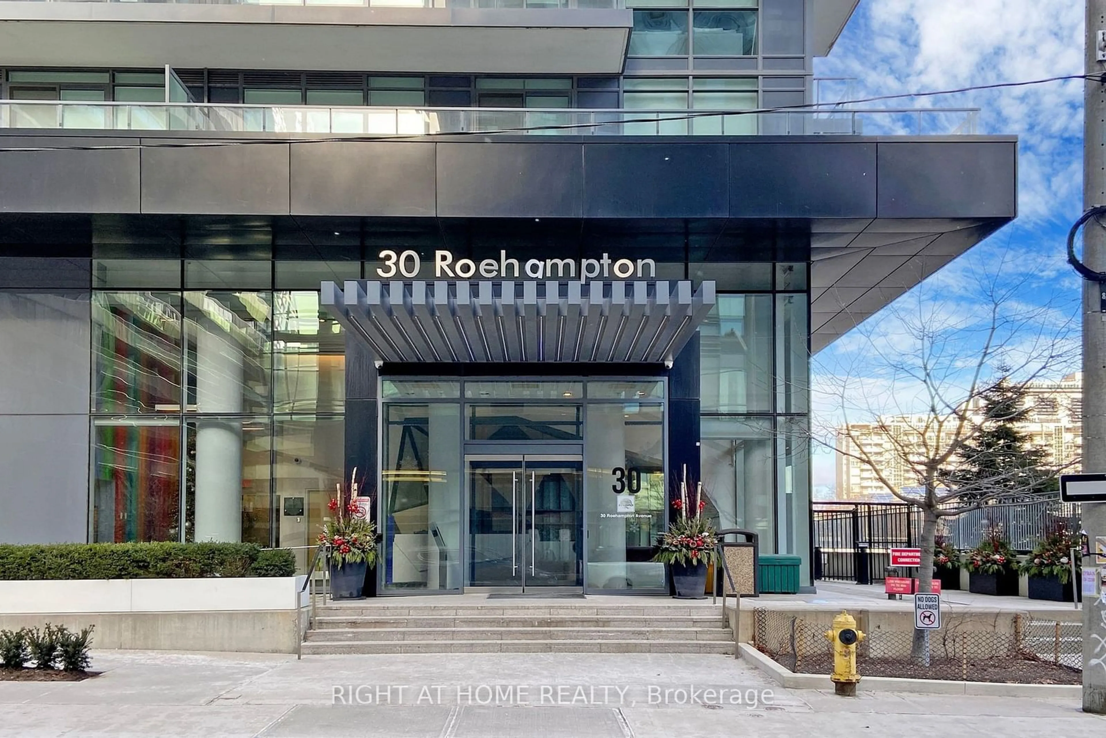 Lobby for 30 Roehampton Ave #1506, Toronto Ontario M4P 0B9