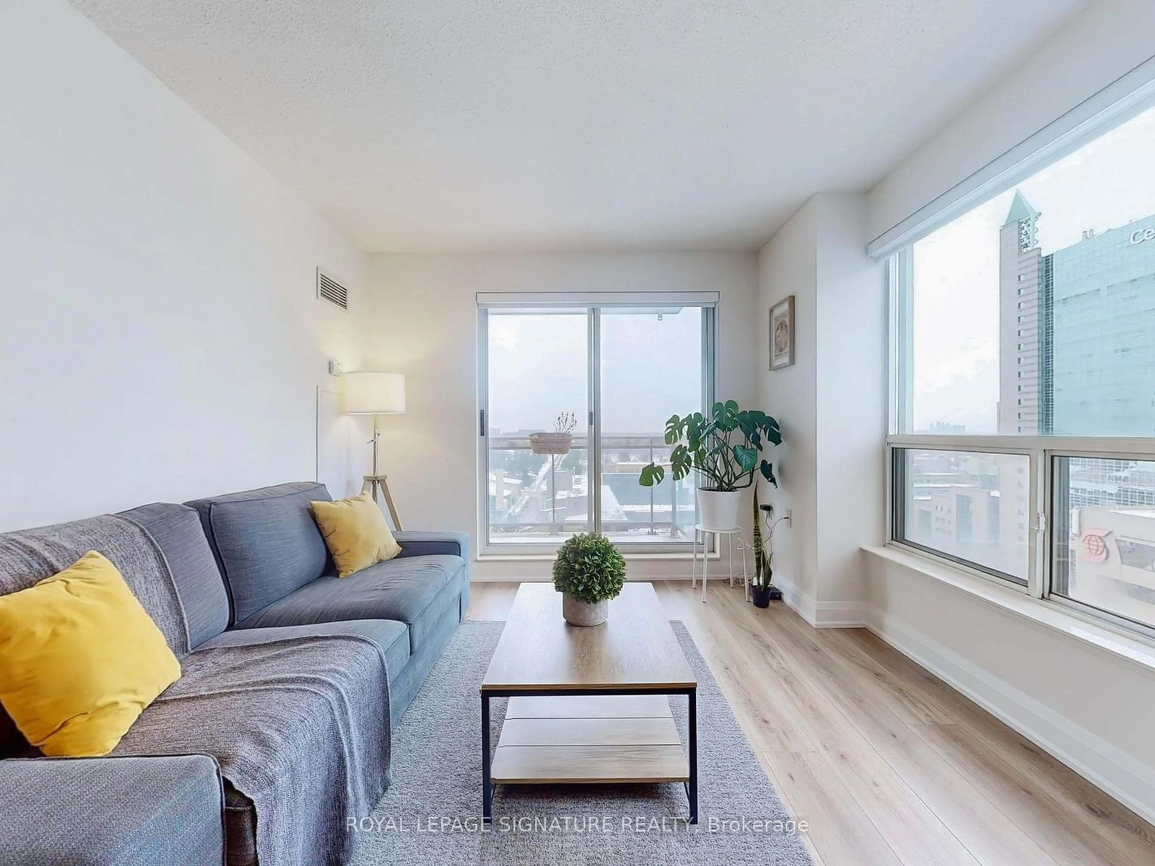 Living room with furniture, unknown for 21 Hillcrest Ave #1807, Toronto Ontario M2N 7K2